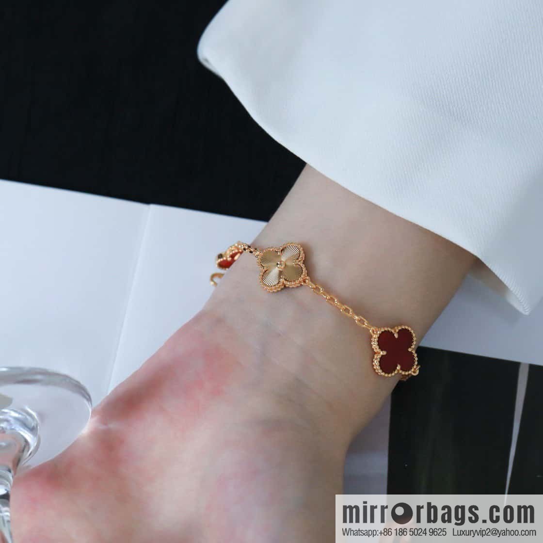 ❗️CNC version ❗️ ☀️ Van Cleef & Arpels engraved laser agate four-leaf clover five-flower bracelet ☀️ (copy) (copy)