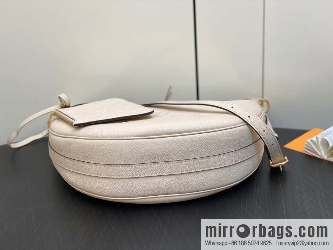 [Boutique‑grade] M46725 meters white full leather, moon bag series, this Loop Hobo handbag.
