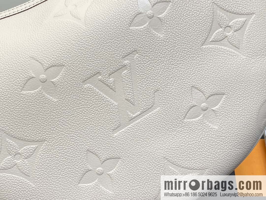 [Boutique‑grade] M46725 meters white full leather, moon bag series, this Loop Hobo handbag.