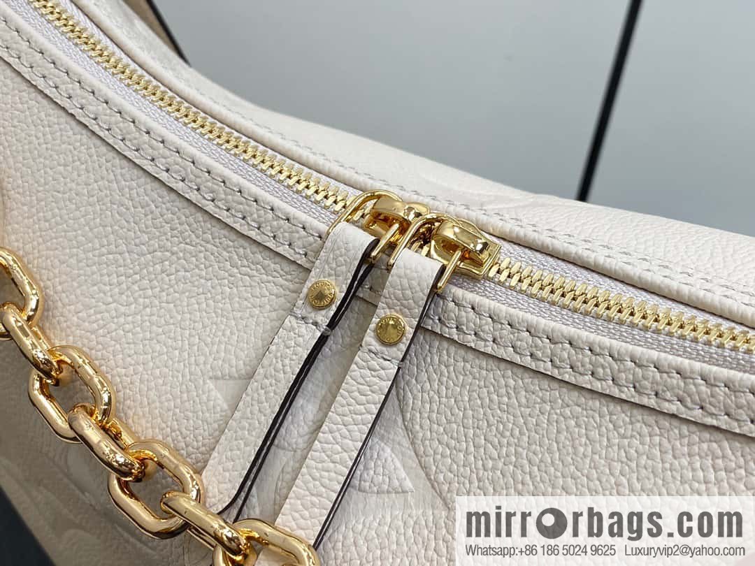 [Boutique‑grade] M46725 meters white full leather, moon bag series, this Loop Hobo handbag.
