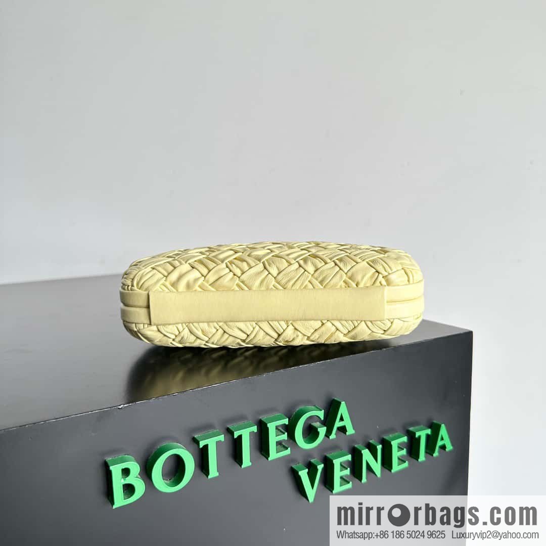 Bottega Veneta BV Knot | minaudiere: 717622 Ice Cream Color