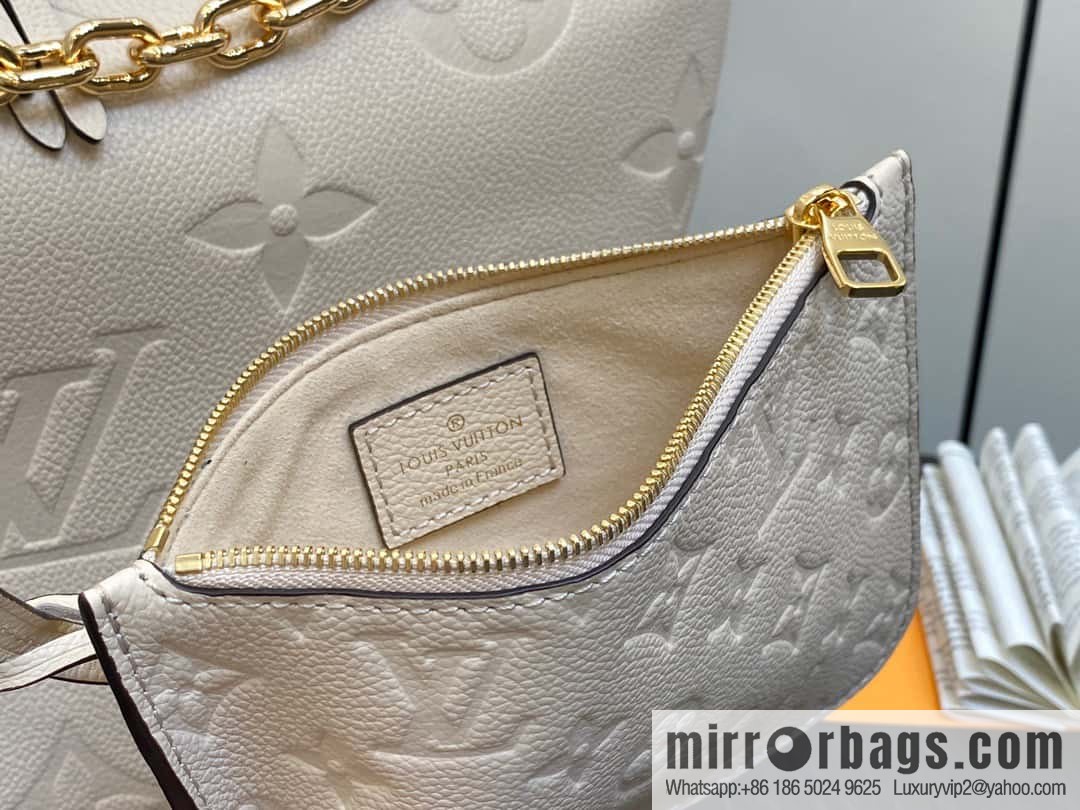 [Boutique‑grade] M46725 meters white full leather, moon bag series, this Loop Hobo handbag.