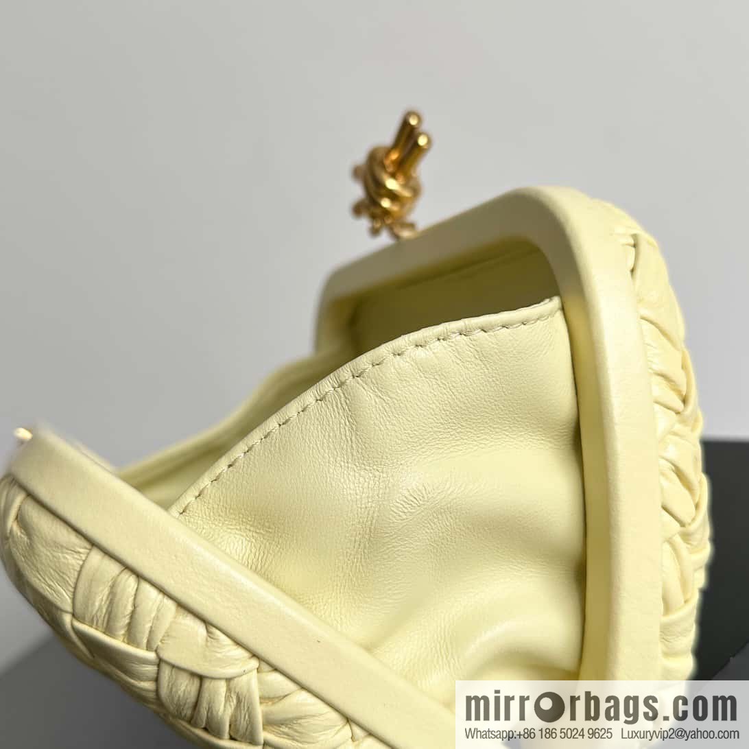 Bottega Veneta BV Knot | minaudiere: 717622 Ice Cream Color