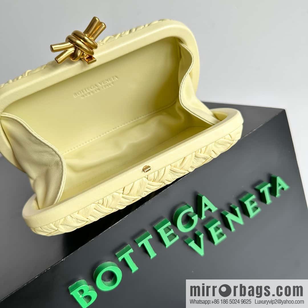 Bottega Veneta BV Knot | minaudiere: 717622 Ice Cream Color