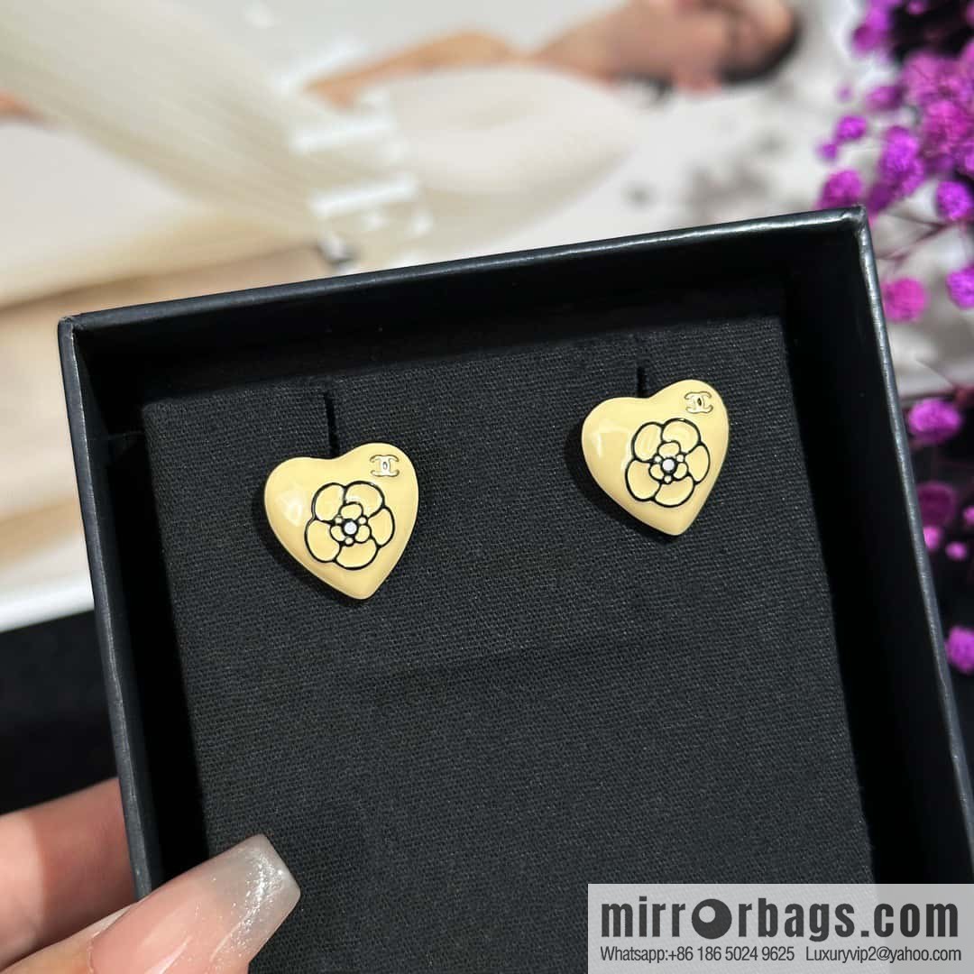 ❗️New ❗️ ☀️ new ☑️ chanel c1 double c camellia peach heart love stud earrings ☀️