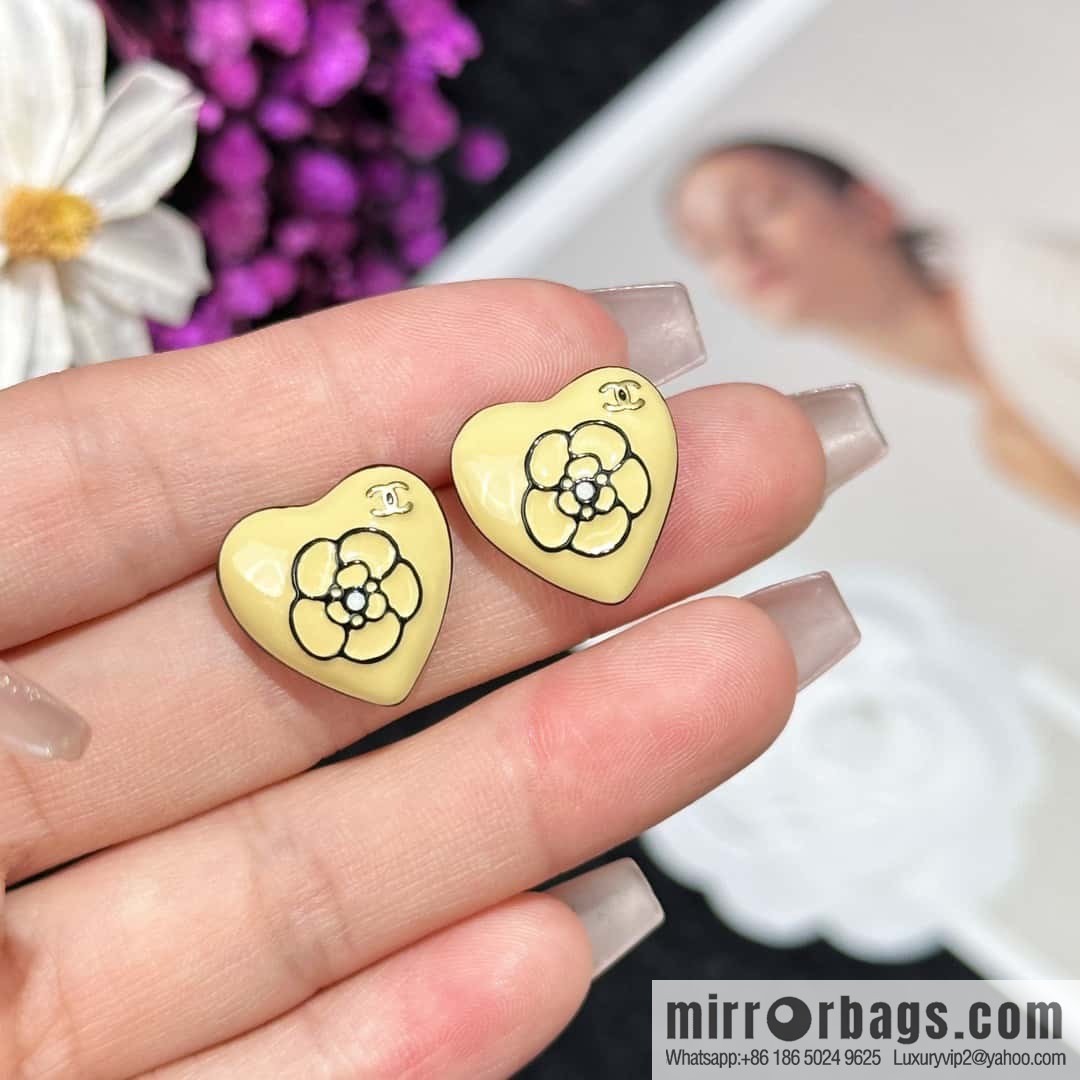 ❗️New ❗️ ☀️ new ☑️ chanel c1 double c camellia peach heart love stud earrings ☀️