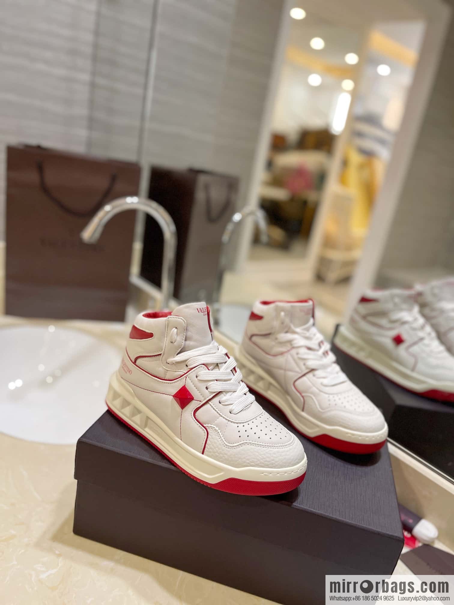 🐰🐰The highest-end high-top, the latest couple casual sports shoes at the franchise store, high-top shoes.
