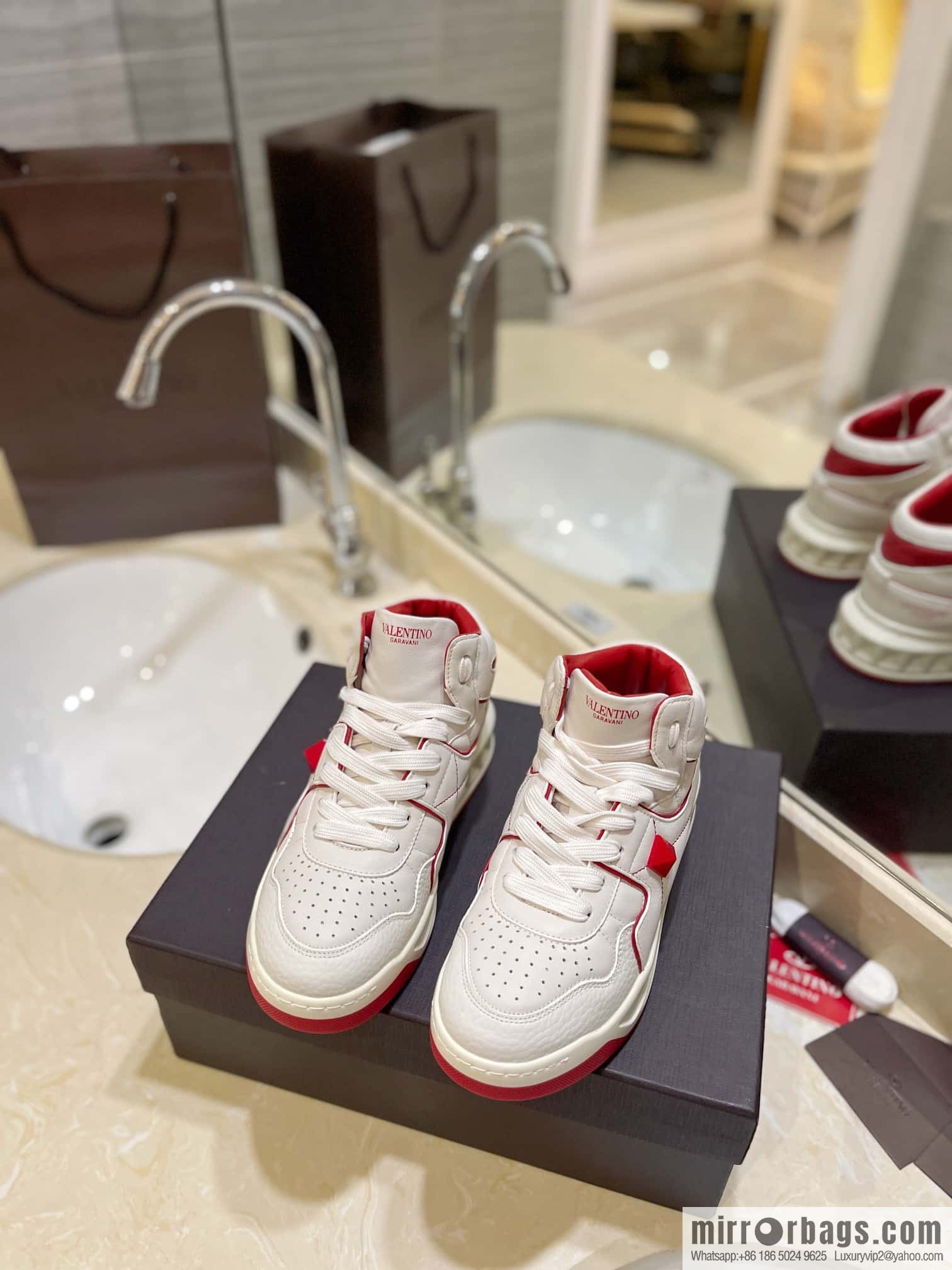 🐰🐰The highest-end high-top, the latest couple casual sports shoes at the franchise store, high-top shoes.