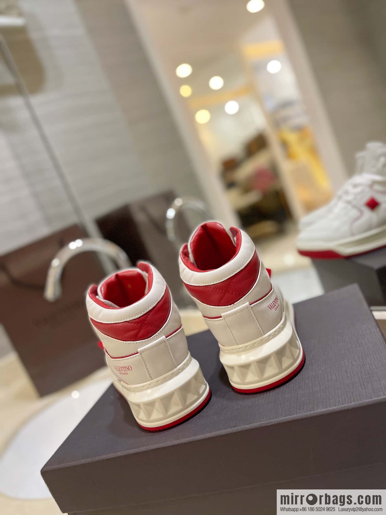 🐰🐰The highest-end high-top, the latest couple casual sports shoes at the franchise store, high-top shoes.