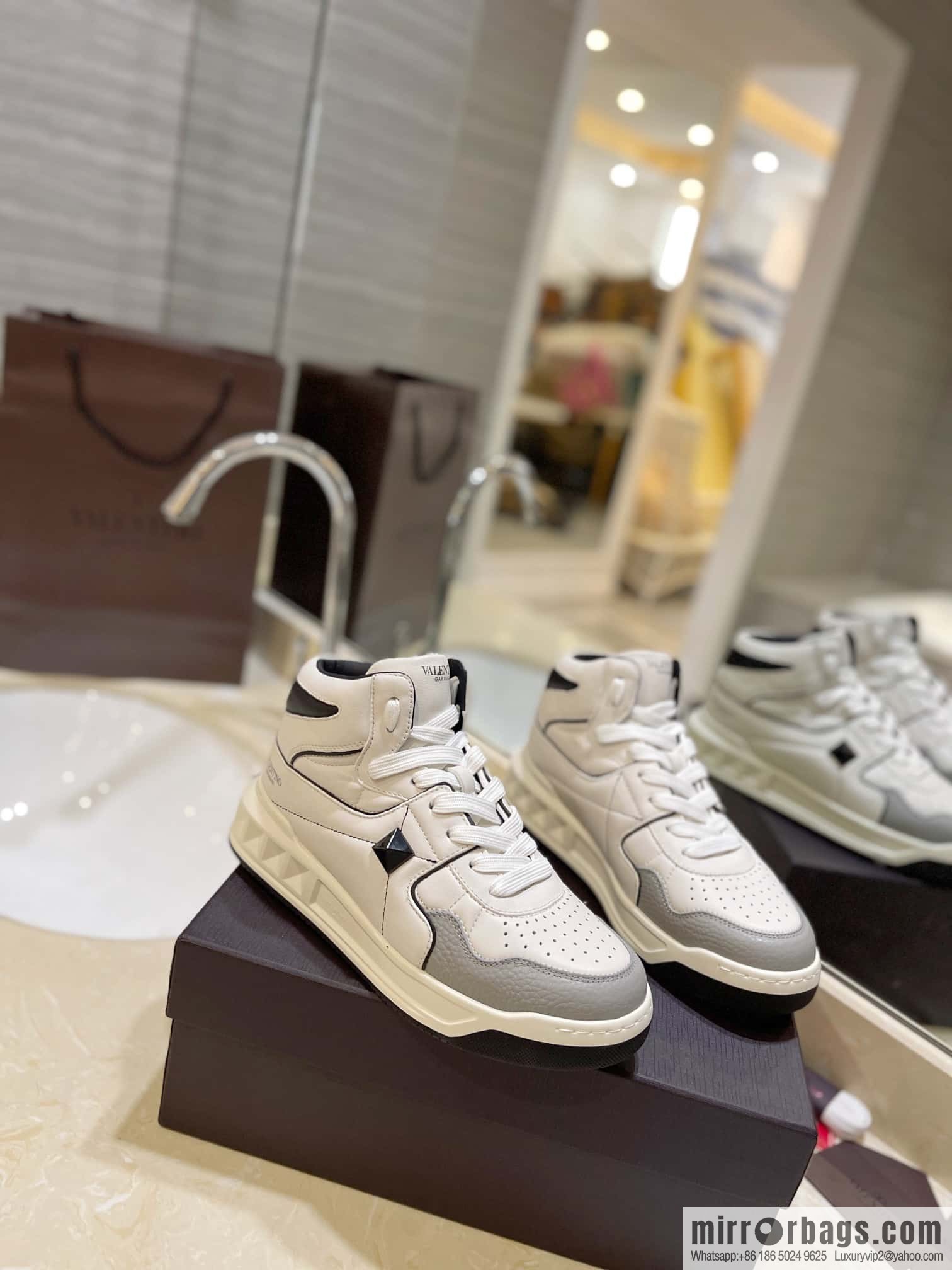 🐰🐰The highest-end high-top, the latest couple casual sports shoes at the franchise store, high-top shoes.