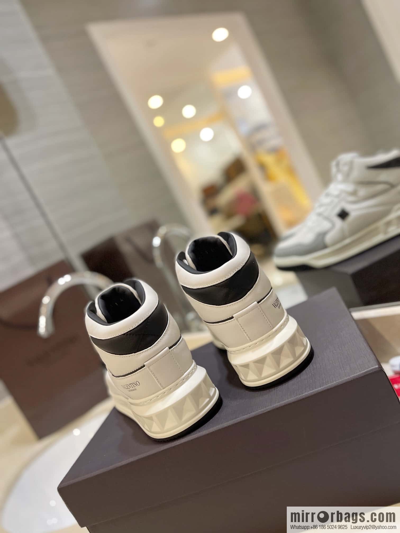 🐰🐰The highest-end high-top, the latest couple casual sports shoes at the franchise store, high-top shoes.