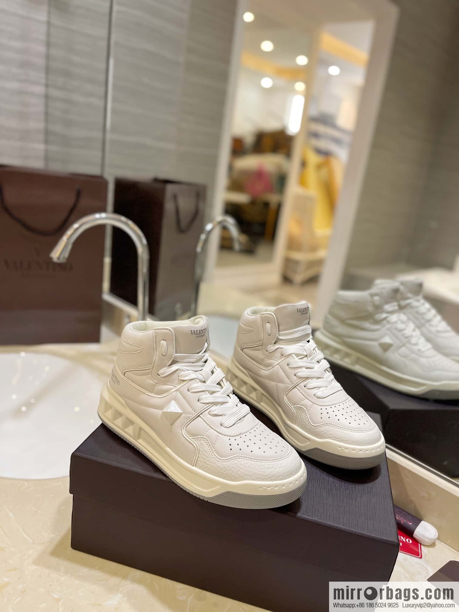 🐰🐰The highest-end high-top, the latest couple casual sports shoes at the franchise store, high-top shoes.