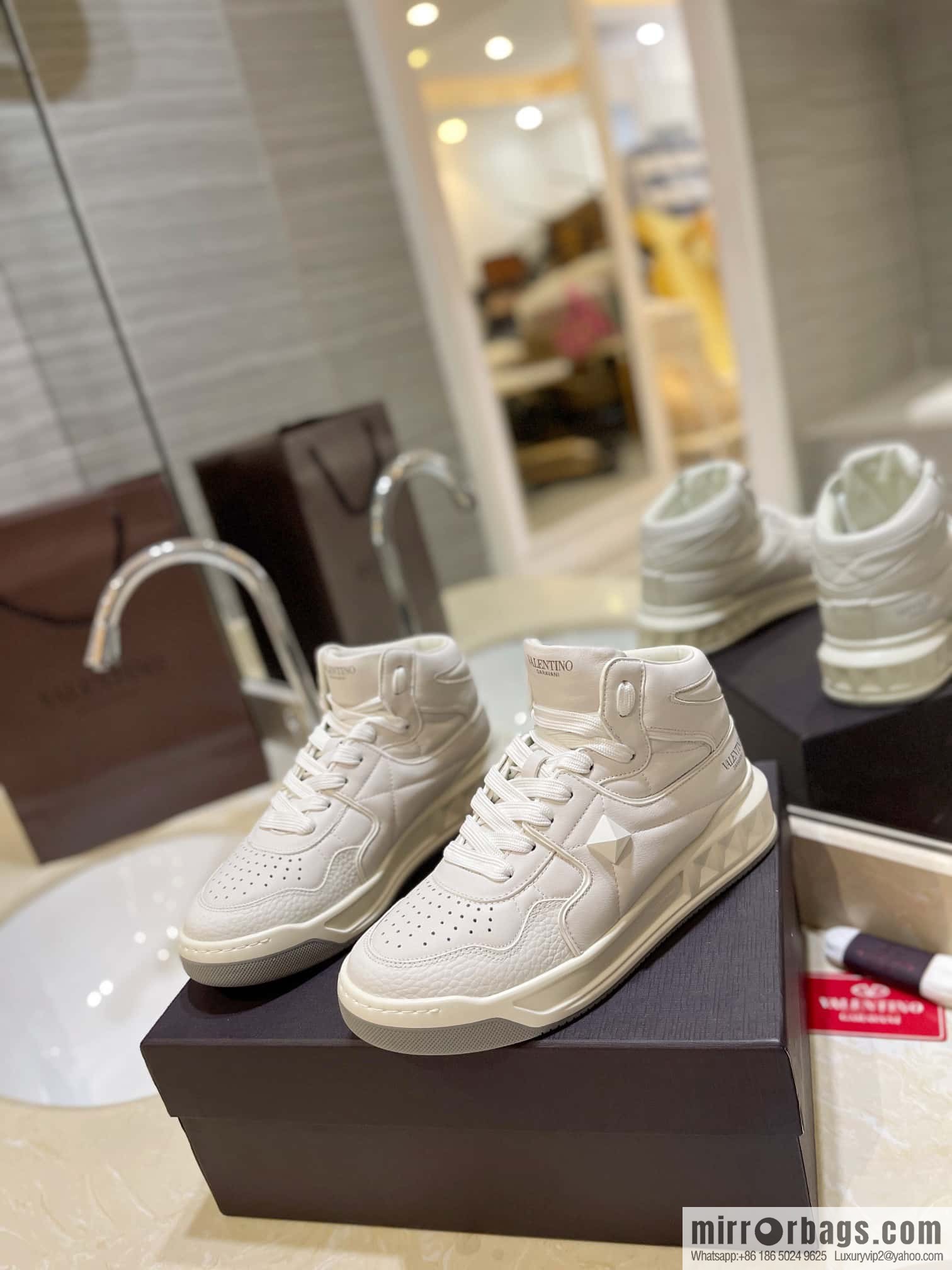 🐰🐰The highest-end high-top, the latest couple casual sports shoes at the franchise store, high-top shoes.