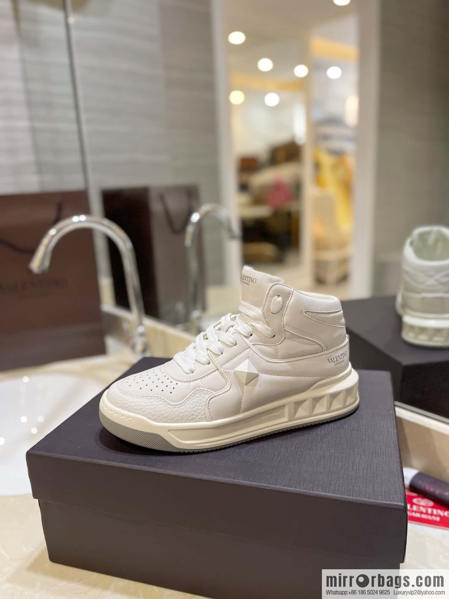 🐰🐰The highest-end high-top, the latest couple casual sports shoes at the franchise store, high-top shoes.