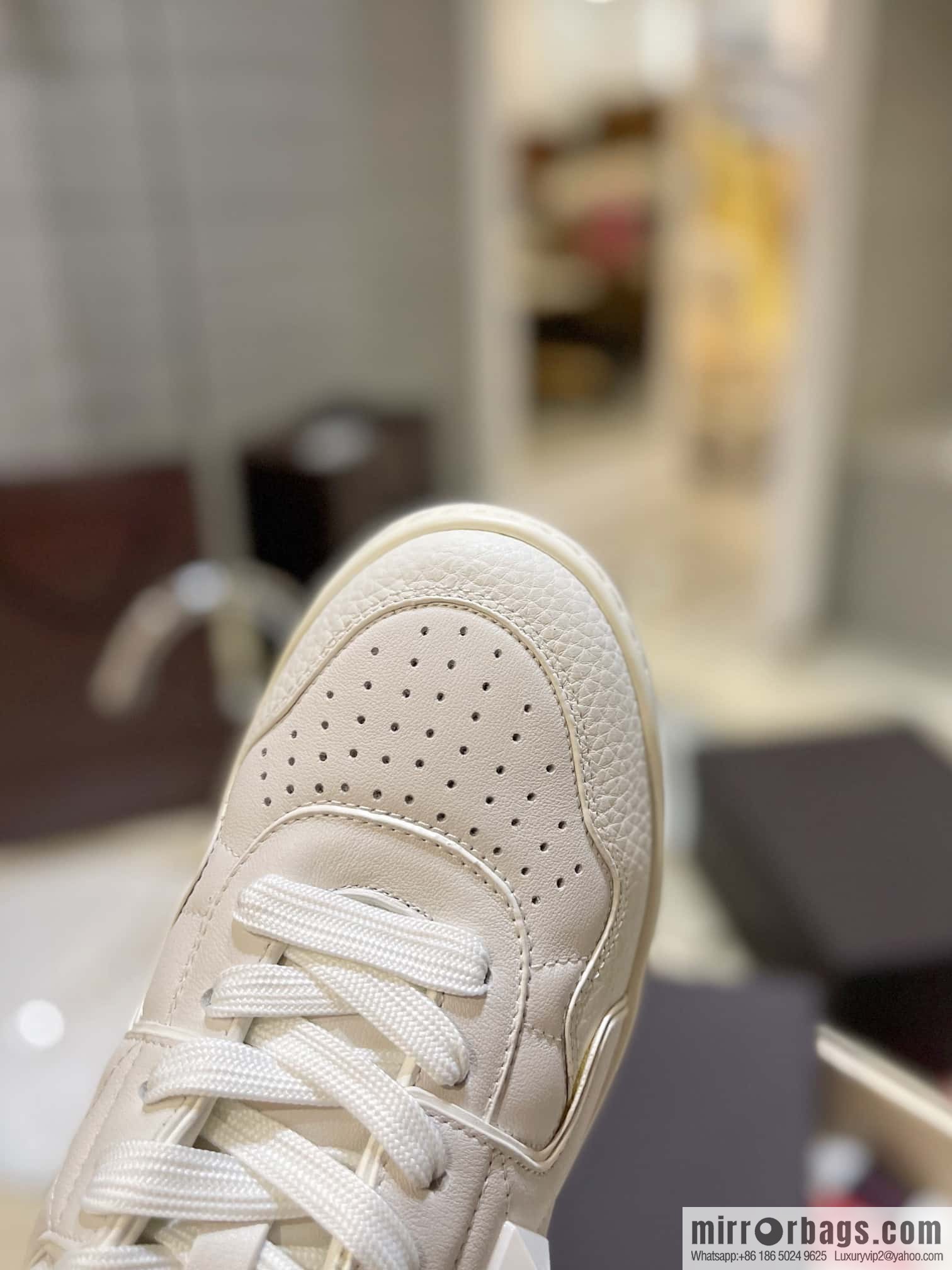 🐰🐰The highest-end high-top, the latest couple casual sports shoes at the franchise store, high-top shoes.