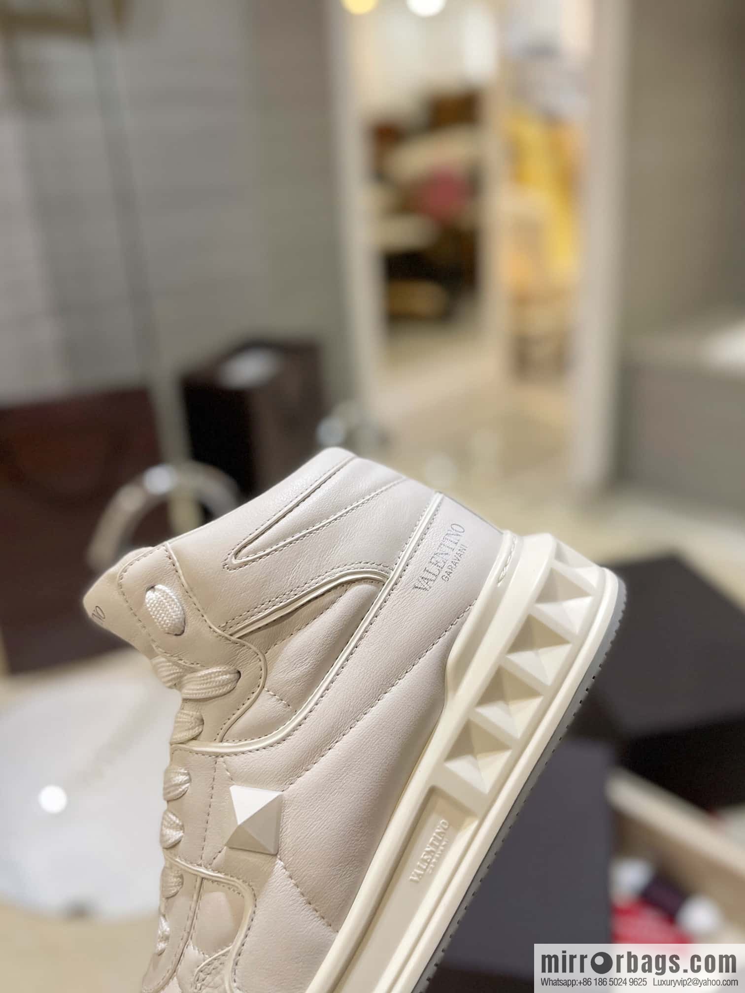 🐰🐰The highest-end high-top, the latest couple casual sports shoes at the franchise store, high-top shoes.
