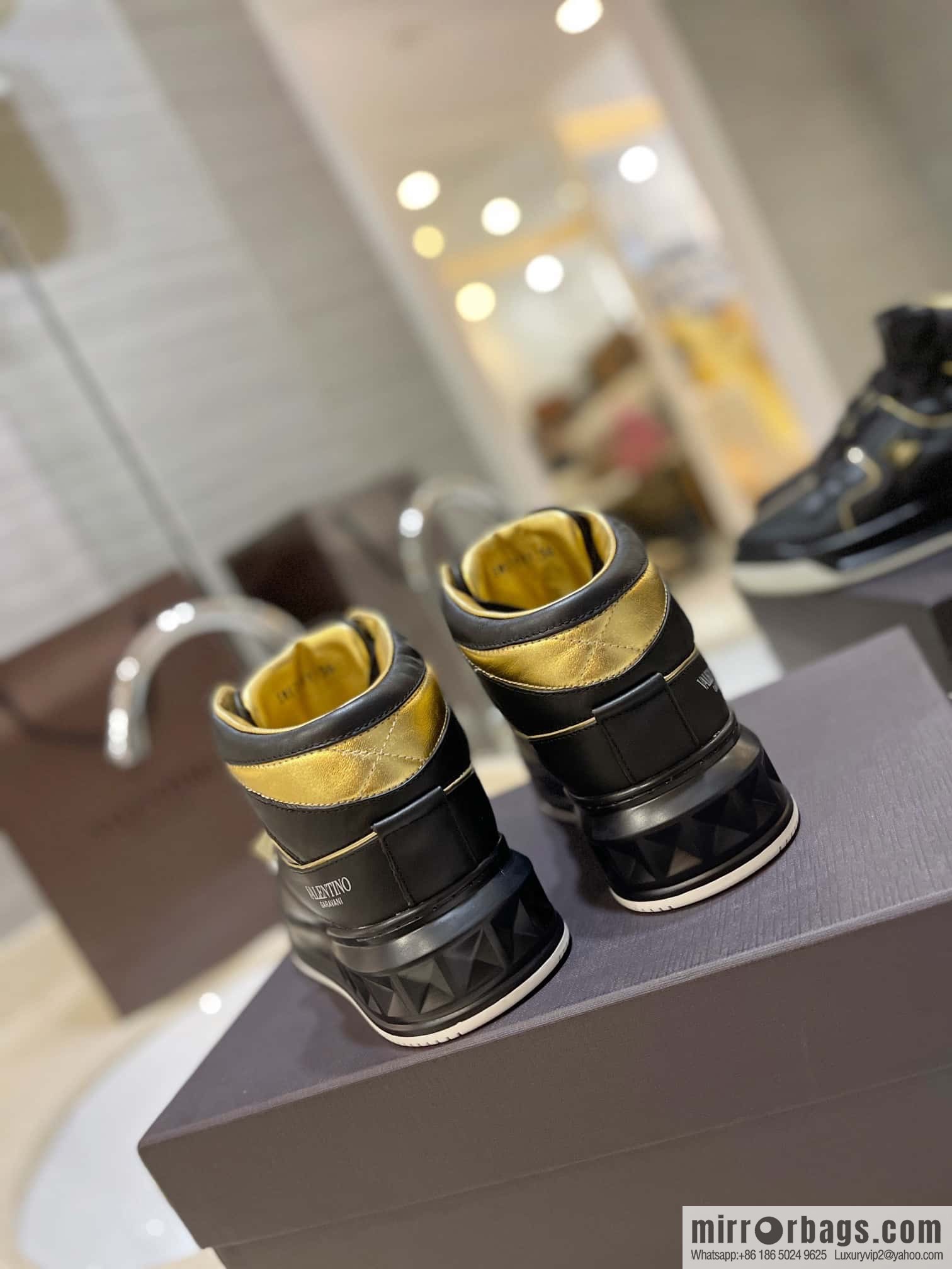 🐰🐰The highest-end high-top, the latest couple casual sports shoes at the franchise store, high-top shoes.