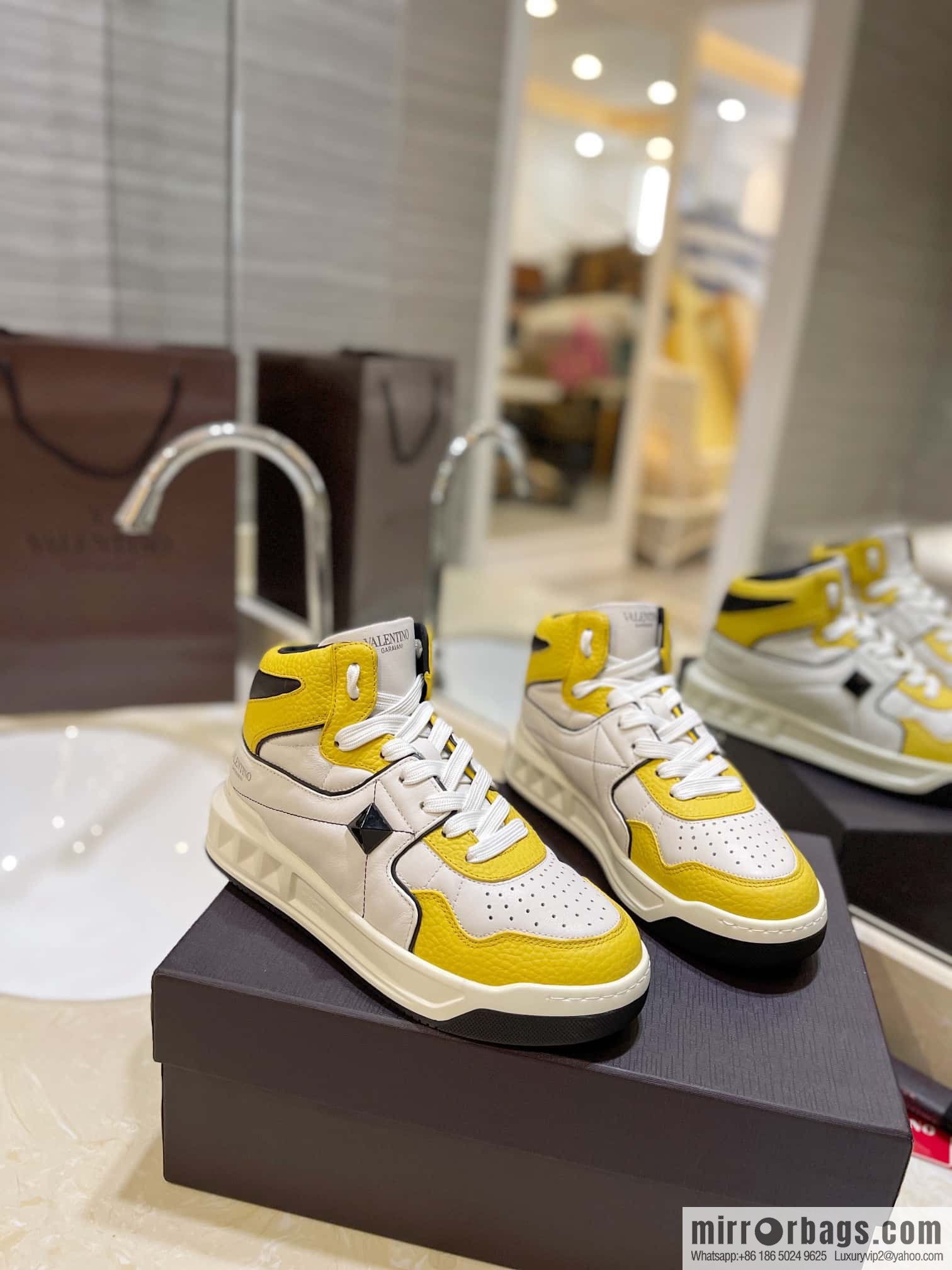 🐰🐰The highest-end high-top, the latest couple casual sports shoes at the franchise store, high-top shoes.