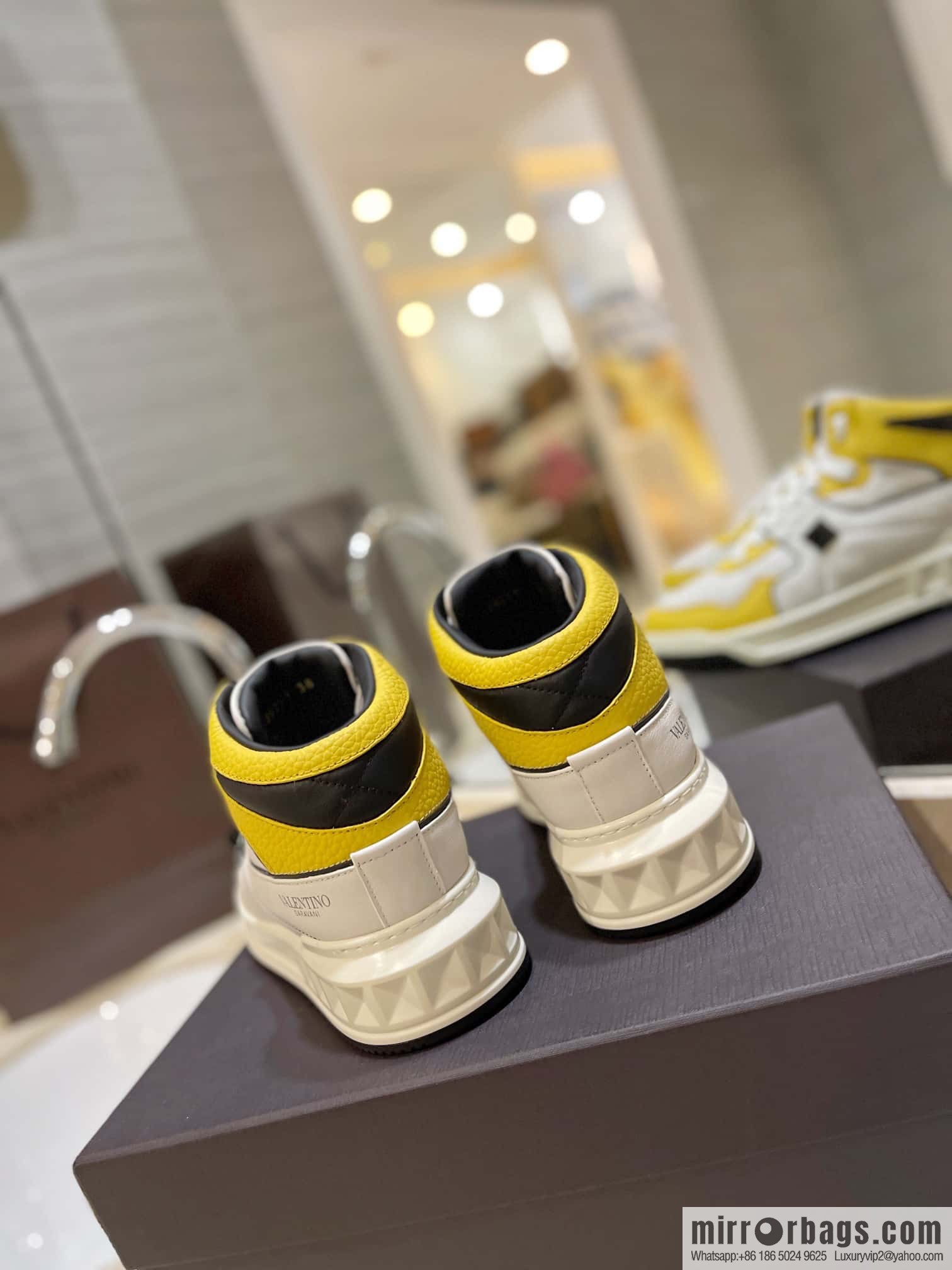 🐰🐰The highest-end high-top, the latest couple casual sports shoes at the franchise store, high-top shoes.