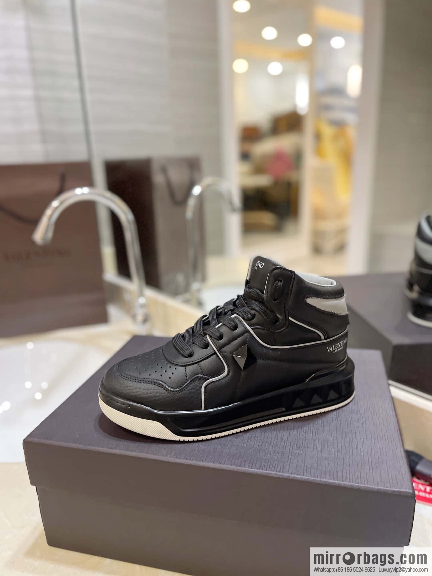 🐰🐰The highest-end high-top, the latest couple casual sports shoes at the franchise store, high-top shoes.