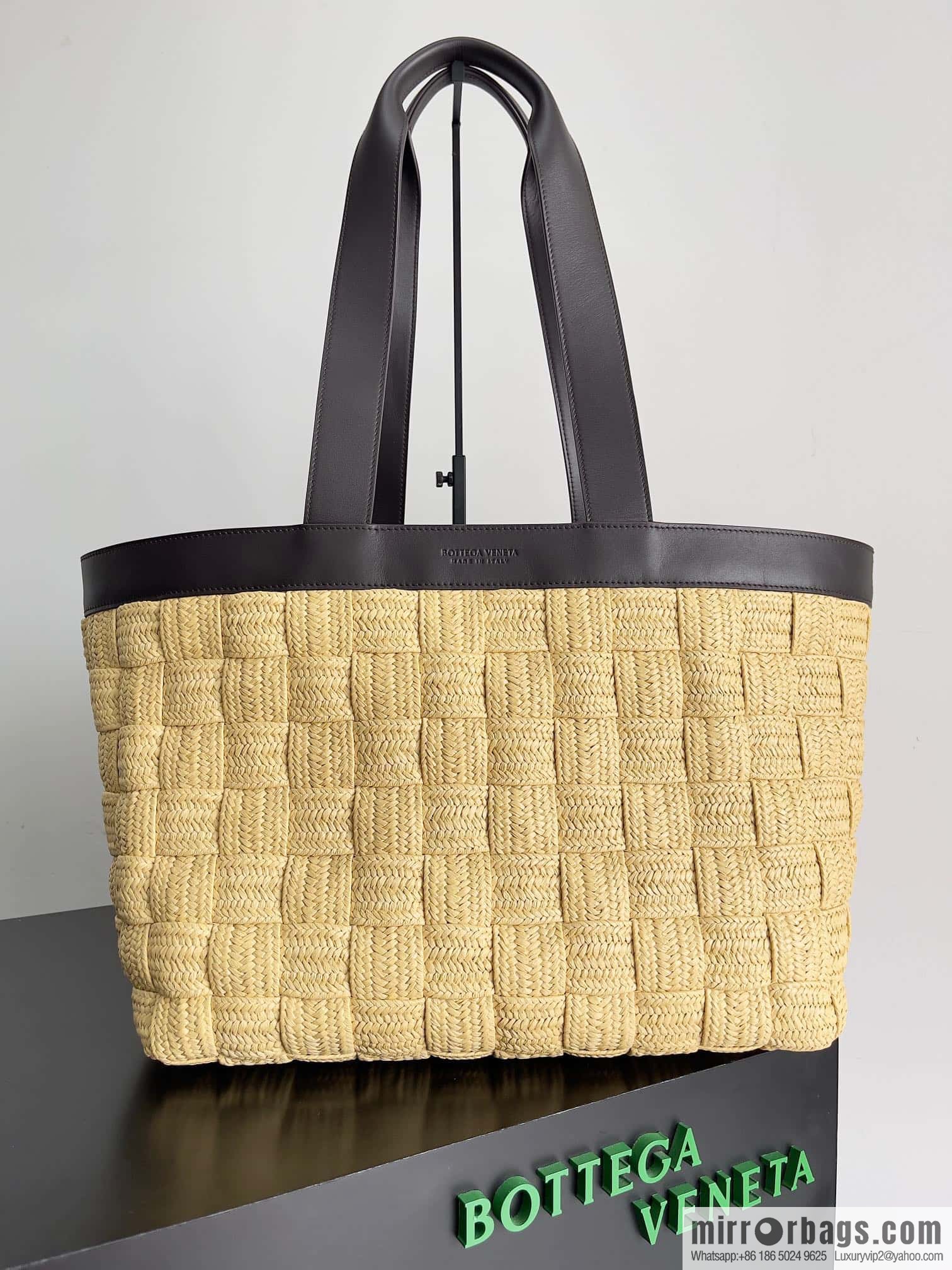 Baodiejia BV straw shoulder bag shopping bag model number: 730874