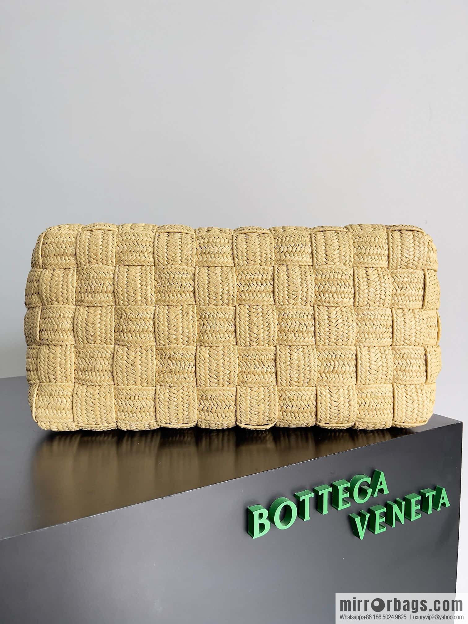 Baodiejia BV straw shoulder bag shopping bag model number: 730874