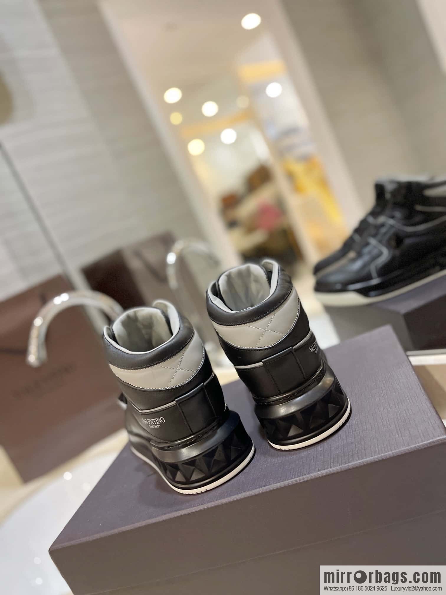 🐰🐰The highest-end high-top, the latest couple casual sports shoes at the franchise store, high-top shoes.