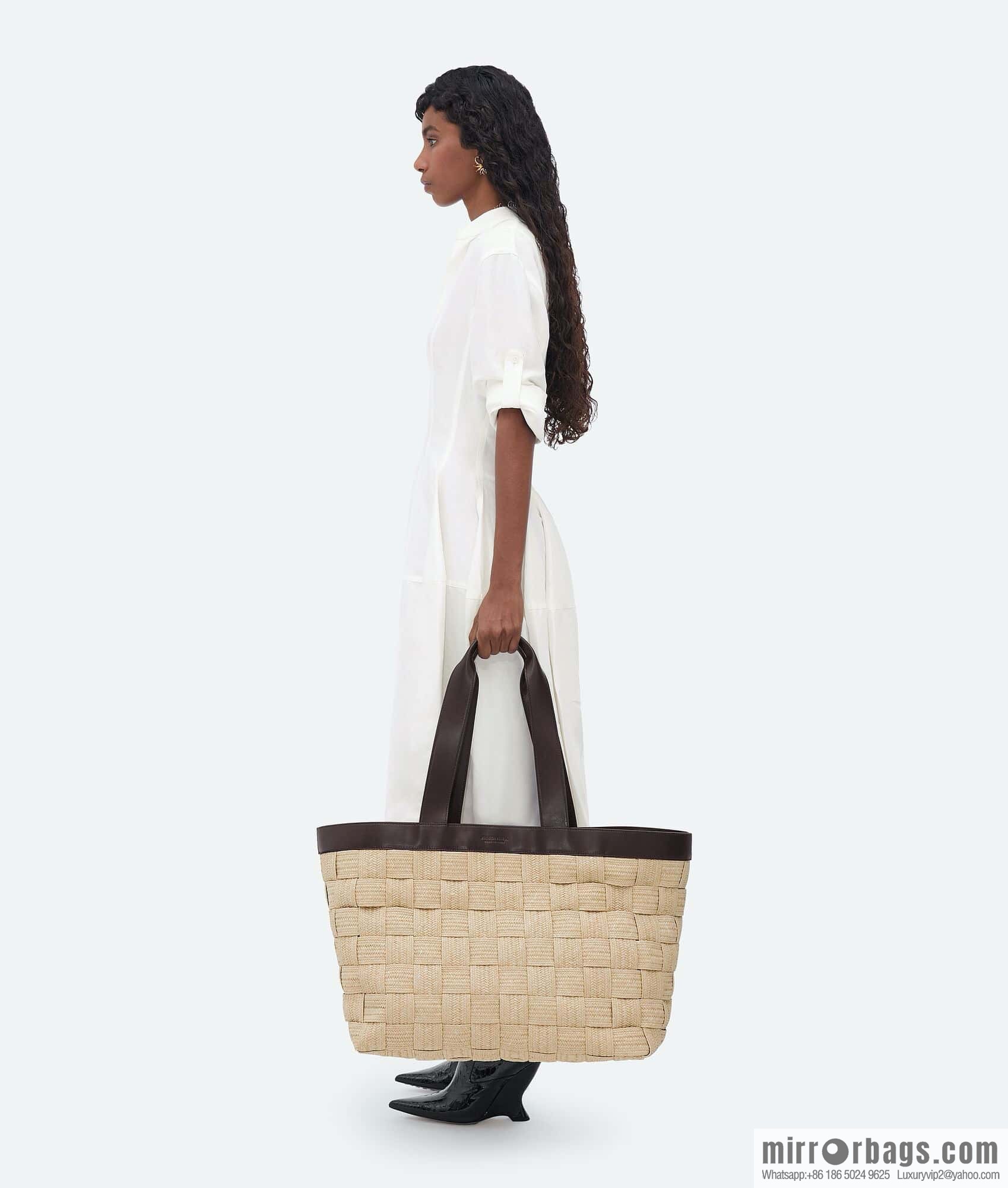 Baodiejia BV straw shoulder bag shopping bag model number: 730874