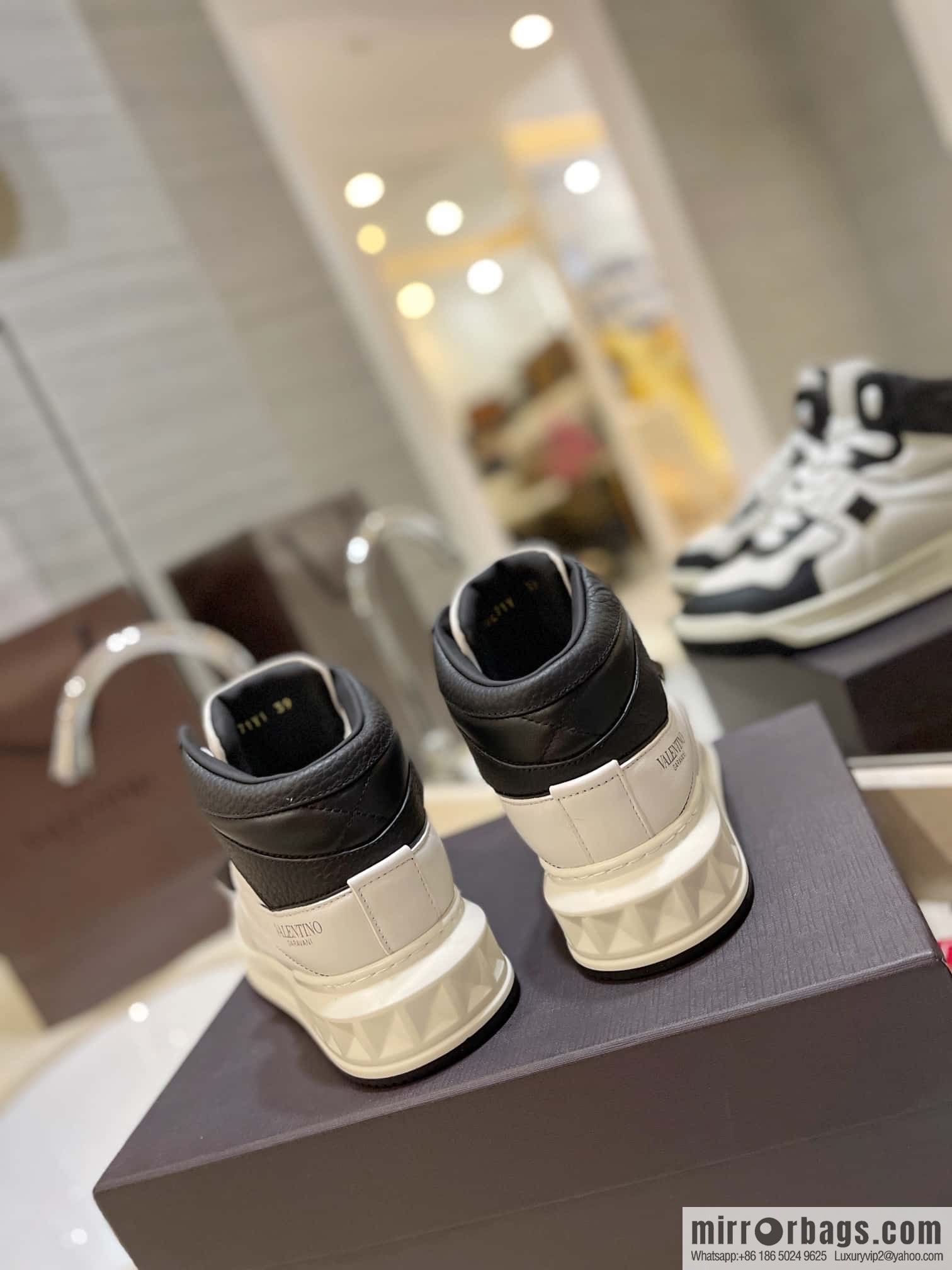 🐰🐰The highest-end high-top, the latest couple casual sports shoes at the franchise store, high-top shoes.