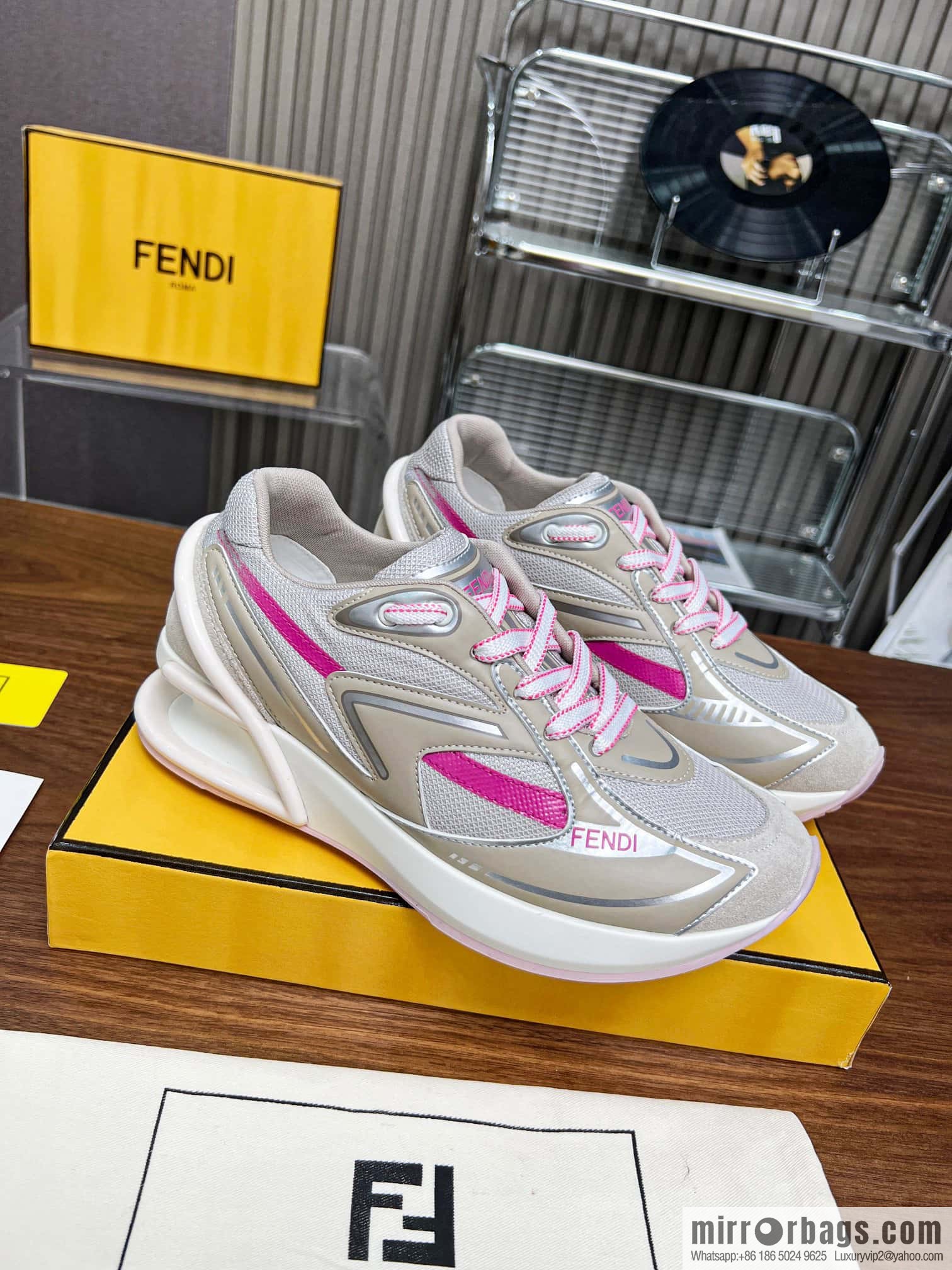 🐰🐰FENDI First 1 sports shoes 23 years of autumn and winter new products, the star is the same Fendi FW 23 autumn and winter new products