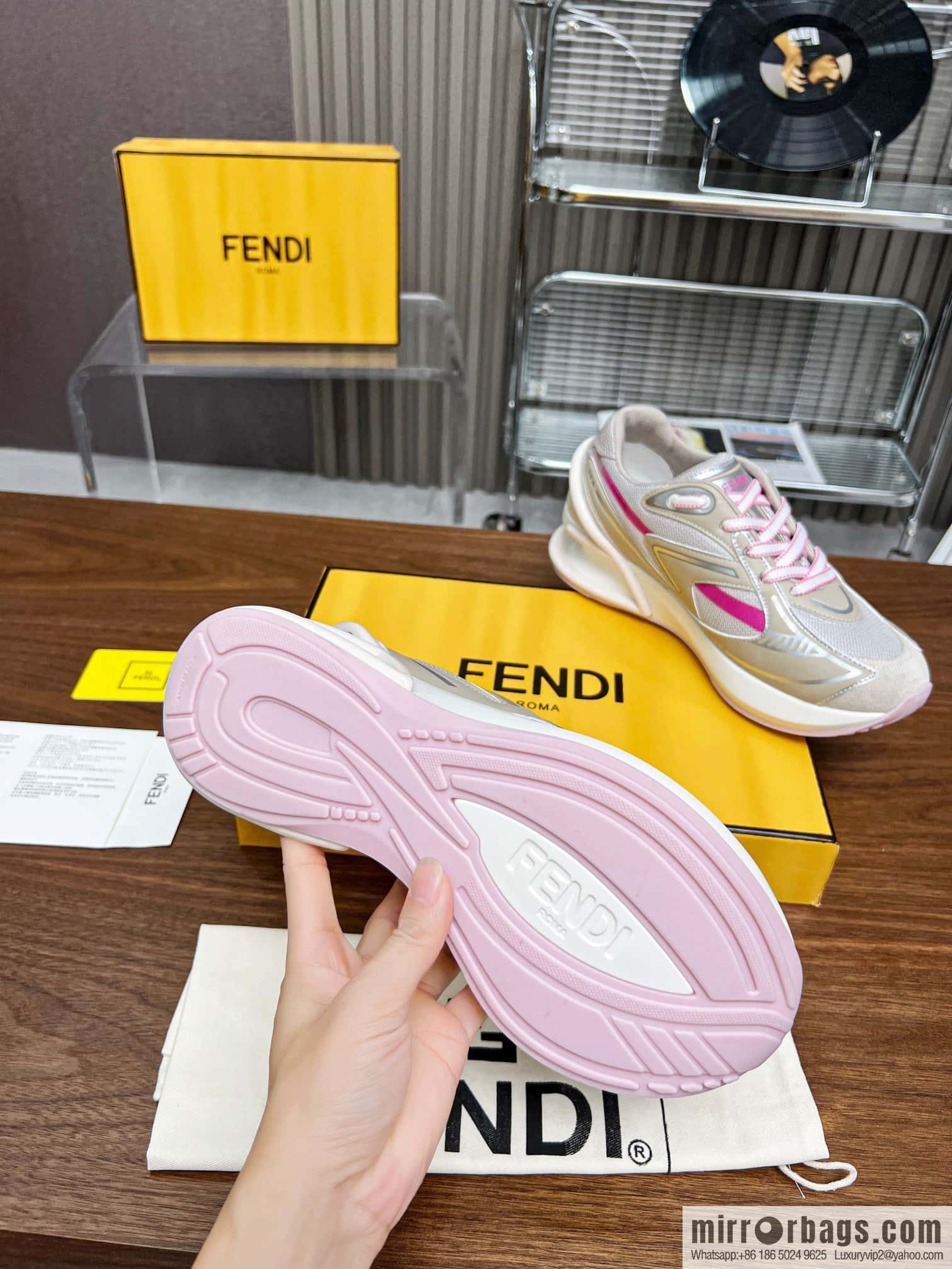 🐰🐰FENDI First 1 sports shoes 23 years of autumn and winter new products, the star is the same Fendi FW 23 autumn and winter new products