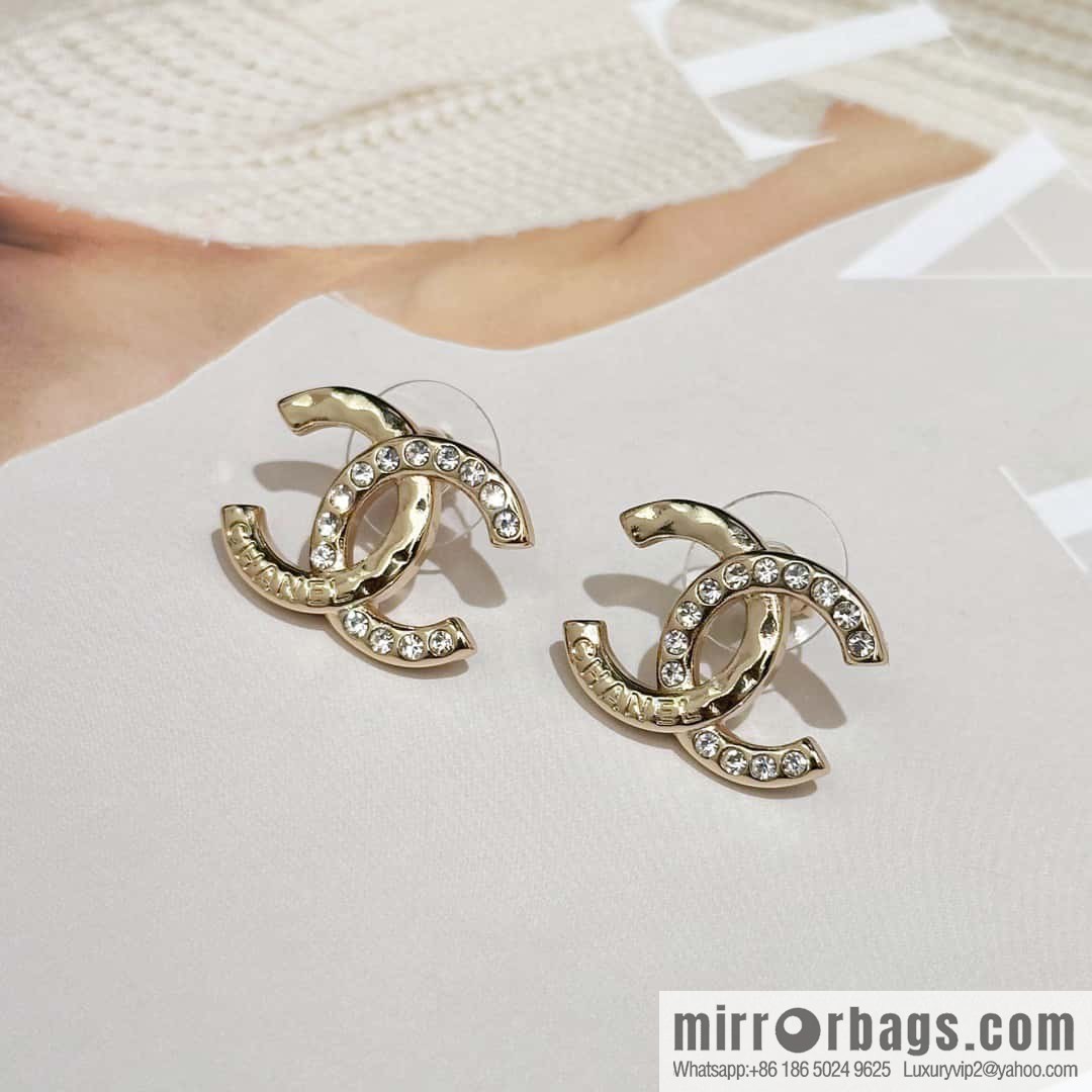 ❗️New ❗️☀️ new ☑️ chanel c1 double c half diamond stud earrings ☀️