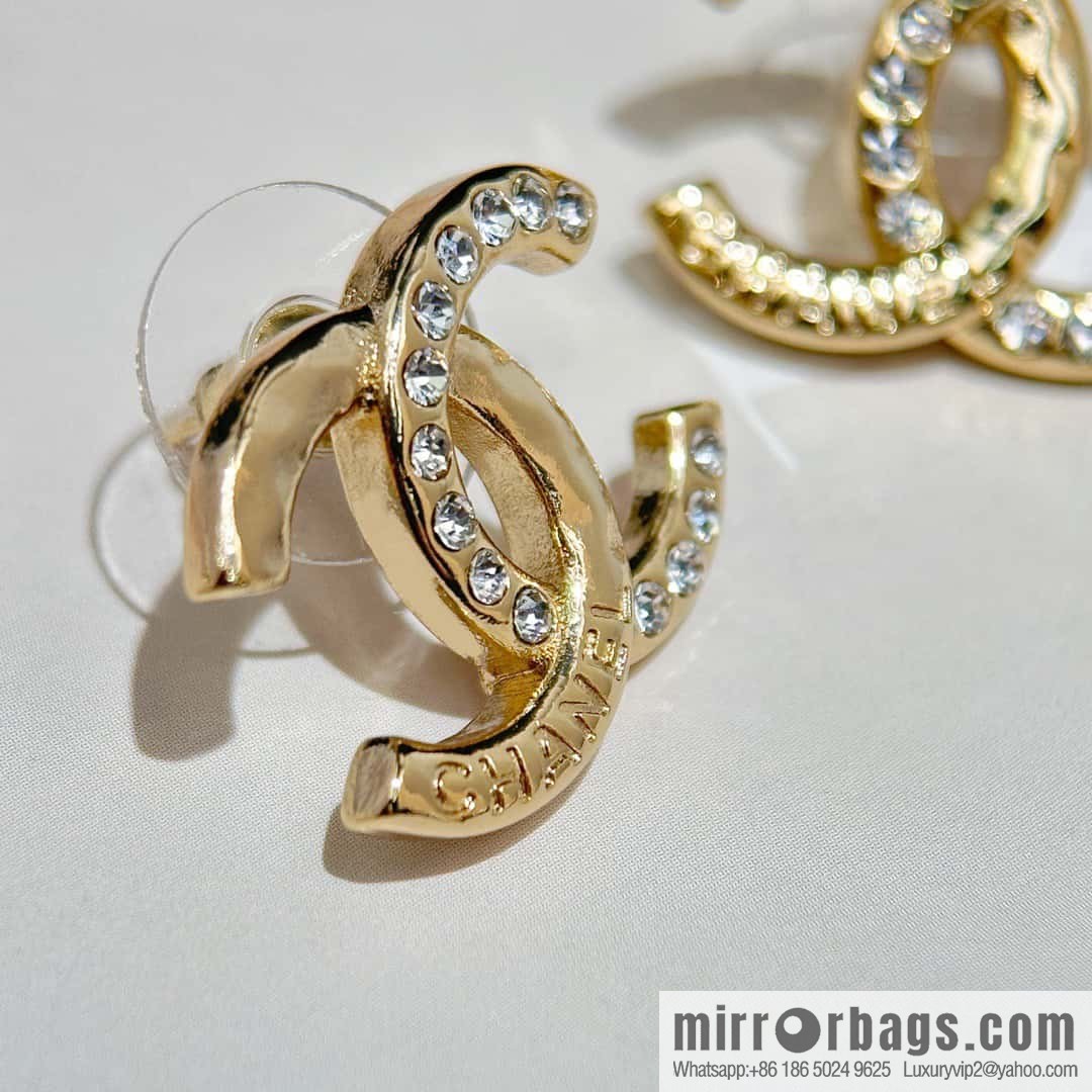❗️New ❗️☀️ new ☑️ chanel c1 double c half diamond stud earrings ☀️