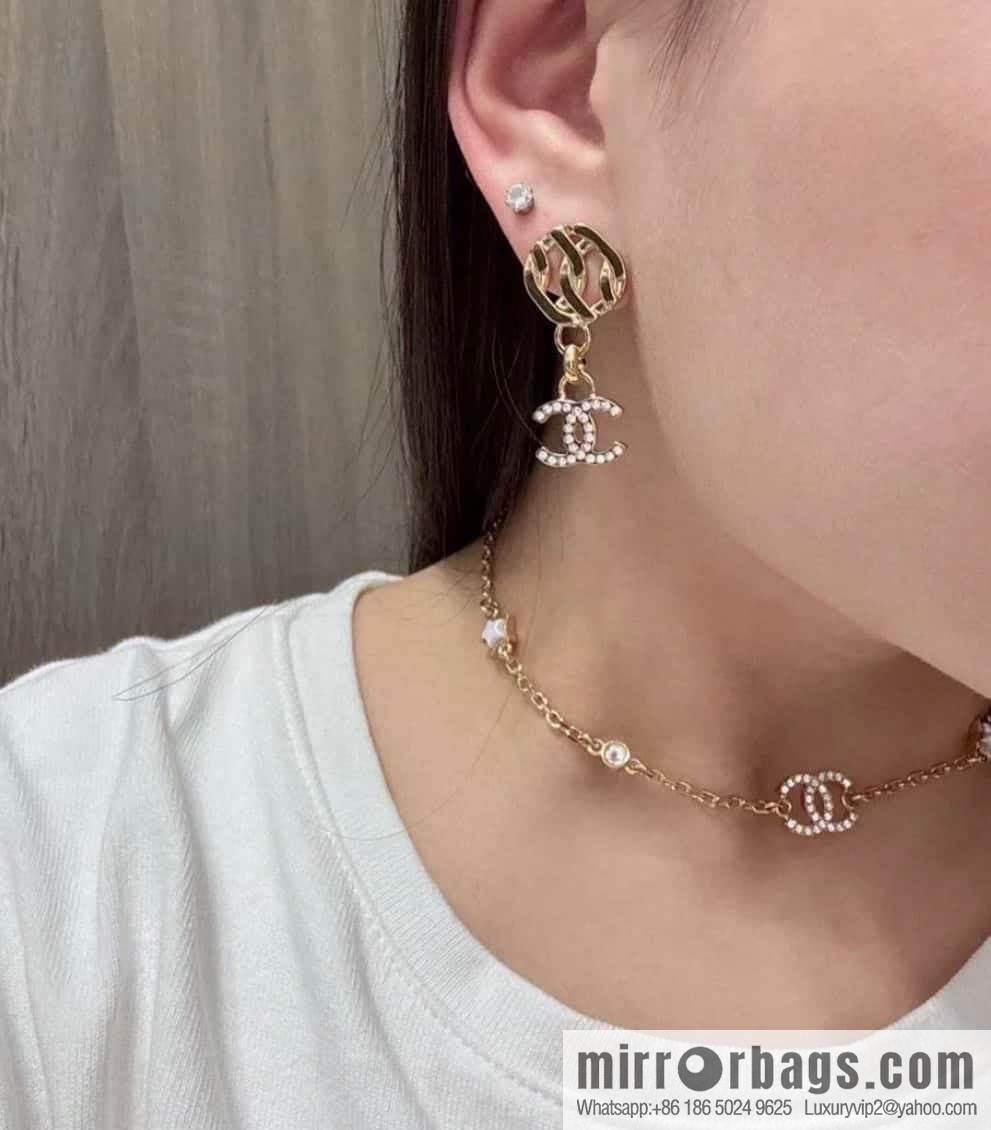 ❗️New ❗️☀️ New ☑️ Chanel c2 double c gold stud earrings ☀️