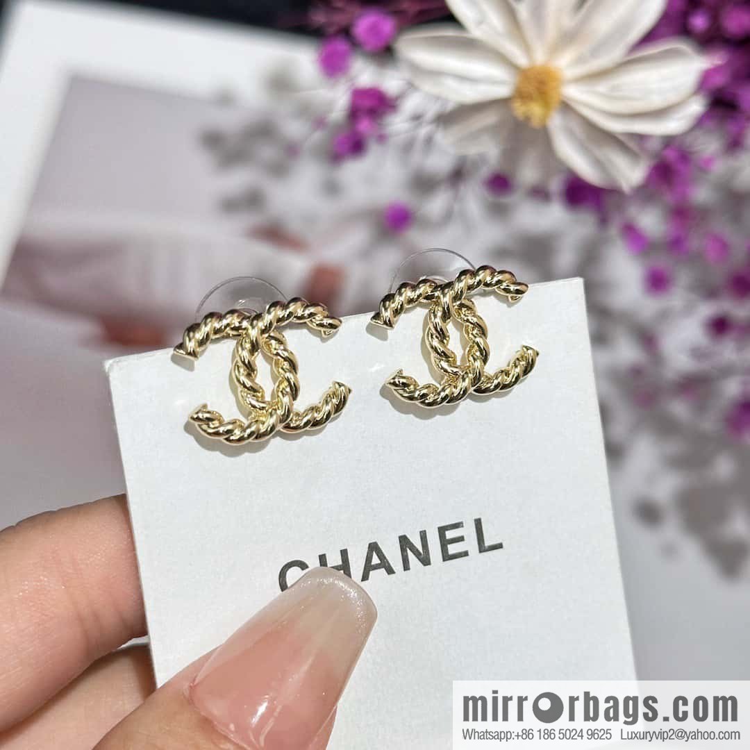 ❗️New ❗️☀️ New ☑️ Chanel c1 double c gold twist earrings ☀️