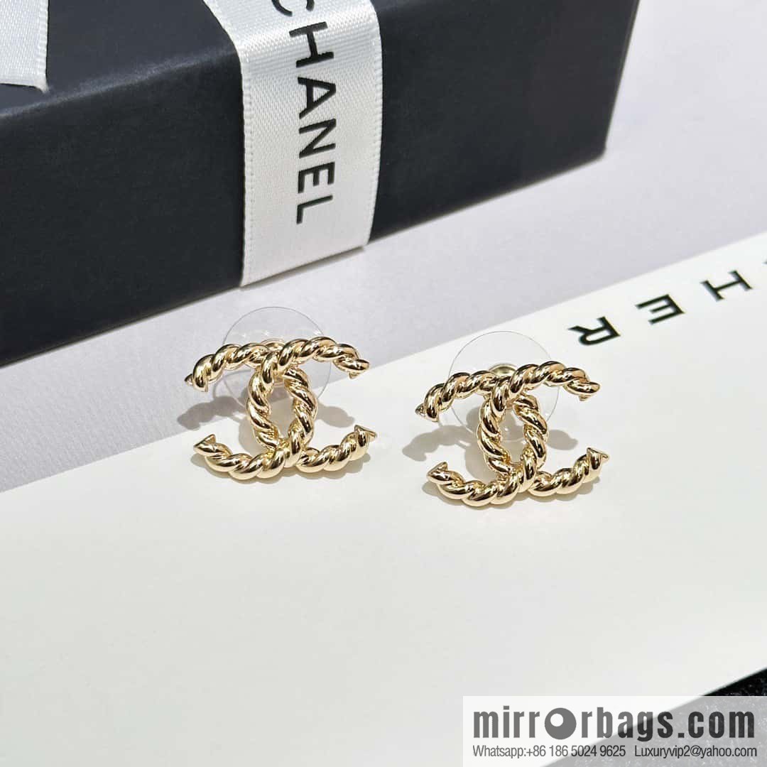 ❗️New ❗️☀️ New ☑️ Chanel c1 double c gold twist earrings ☀️