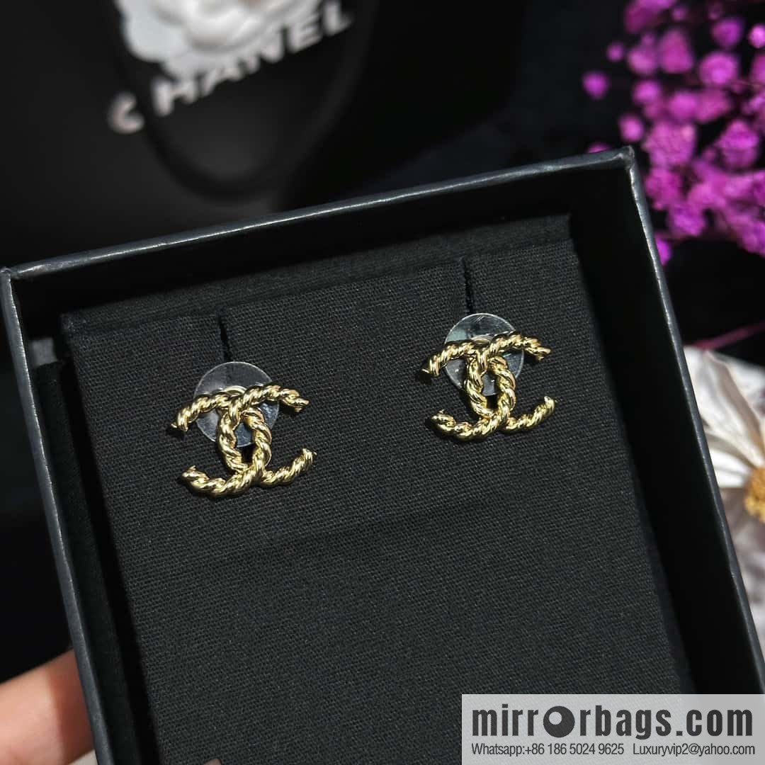 ❗️New ❗️☀️ New ☑️ Chanel c1 double c gold twist earrings ☀️