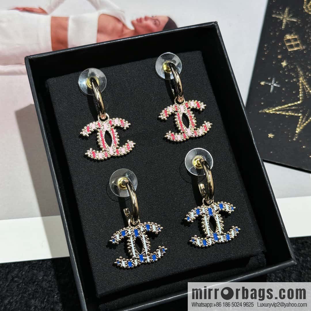 ❗️New ❗️☀️ new ☑️ chanel c2 double c gradual change pink and blue oil stud earrings ☀️