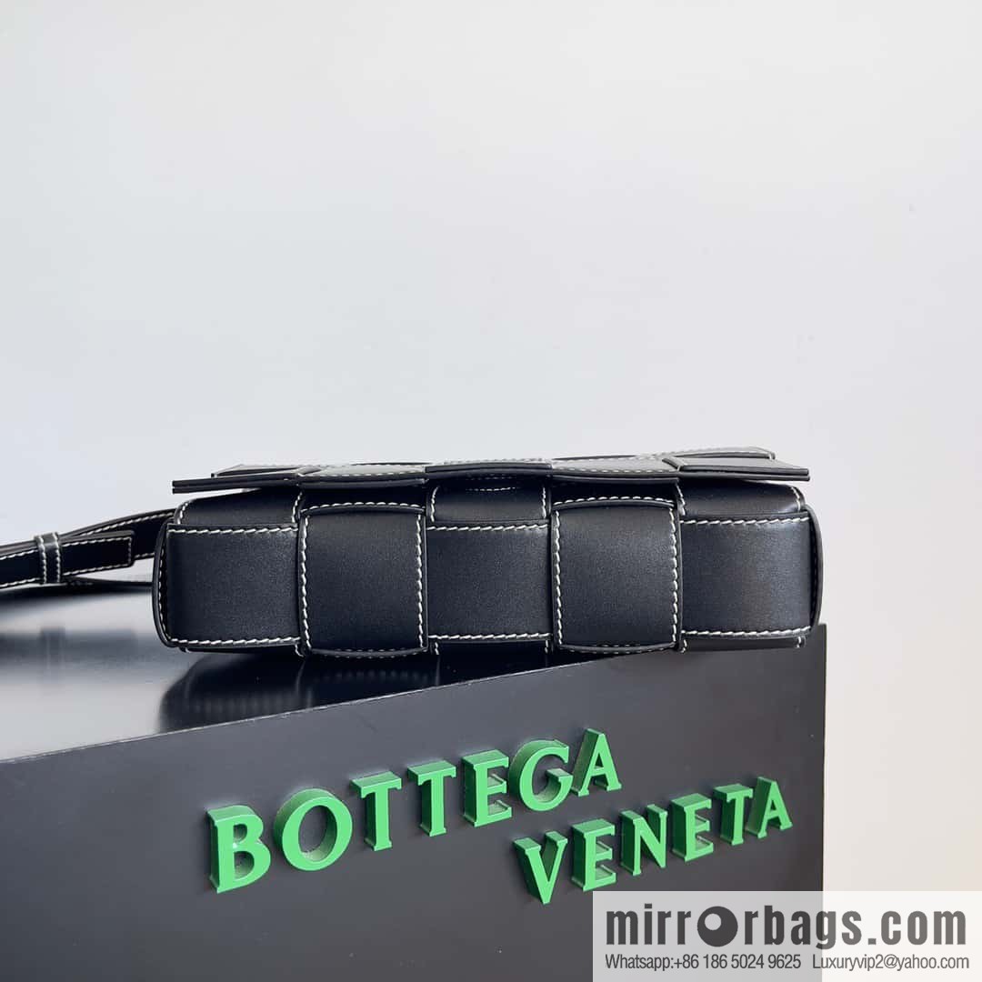 BV Bottega early autumn 2023 series Cassette new line decoration will leather (fabric) handbag, model number: 758105 black