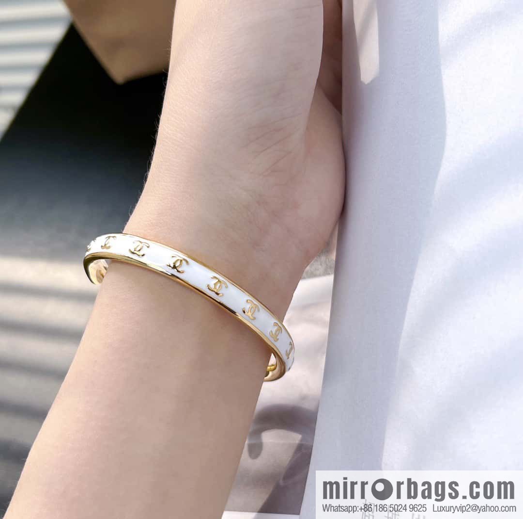 ❗️New ❗️☀️ New ☑️ Chanel Double C Drop Oil Opening Bracelet ☀️