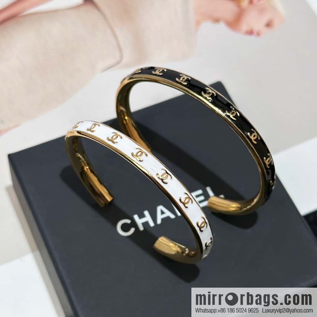 ❗️New ❗️☀️ New ☑️ Chanel Double C Drop Oil Opening Bracelet ☀️