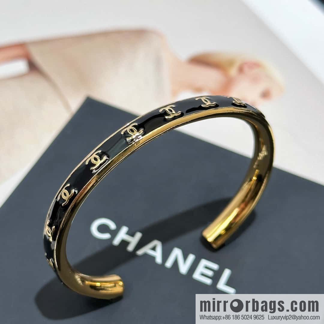 ❗️New ❗️☀️ New ☑️ Chanel Double C Drop Oil Opening Bracelet ☀️