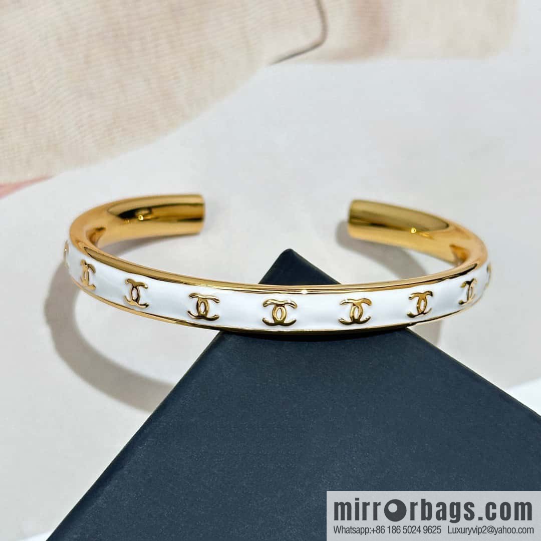❗️New ❗️☀️ New ☑️ Chanel Double C Drop Oil Opening Bracelet ☀️