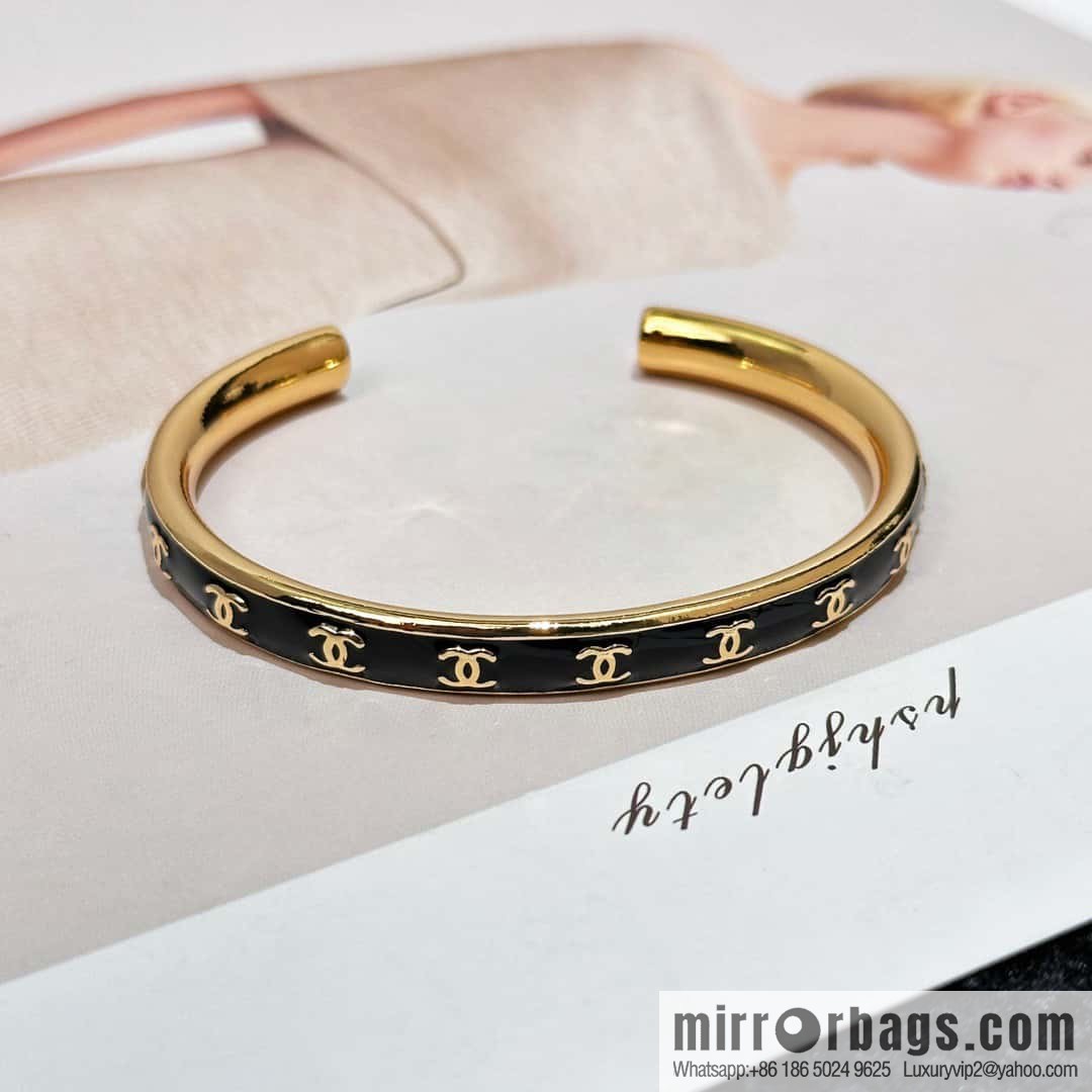 ❗️New ❗️☀️ New ☑️ Chanel Double C Drop Oil Opening Bracelet ☀️