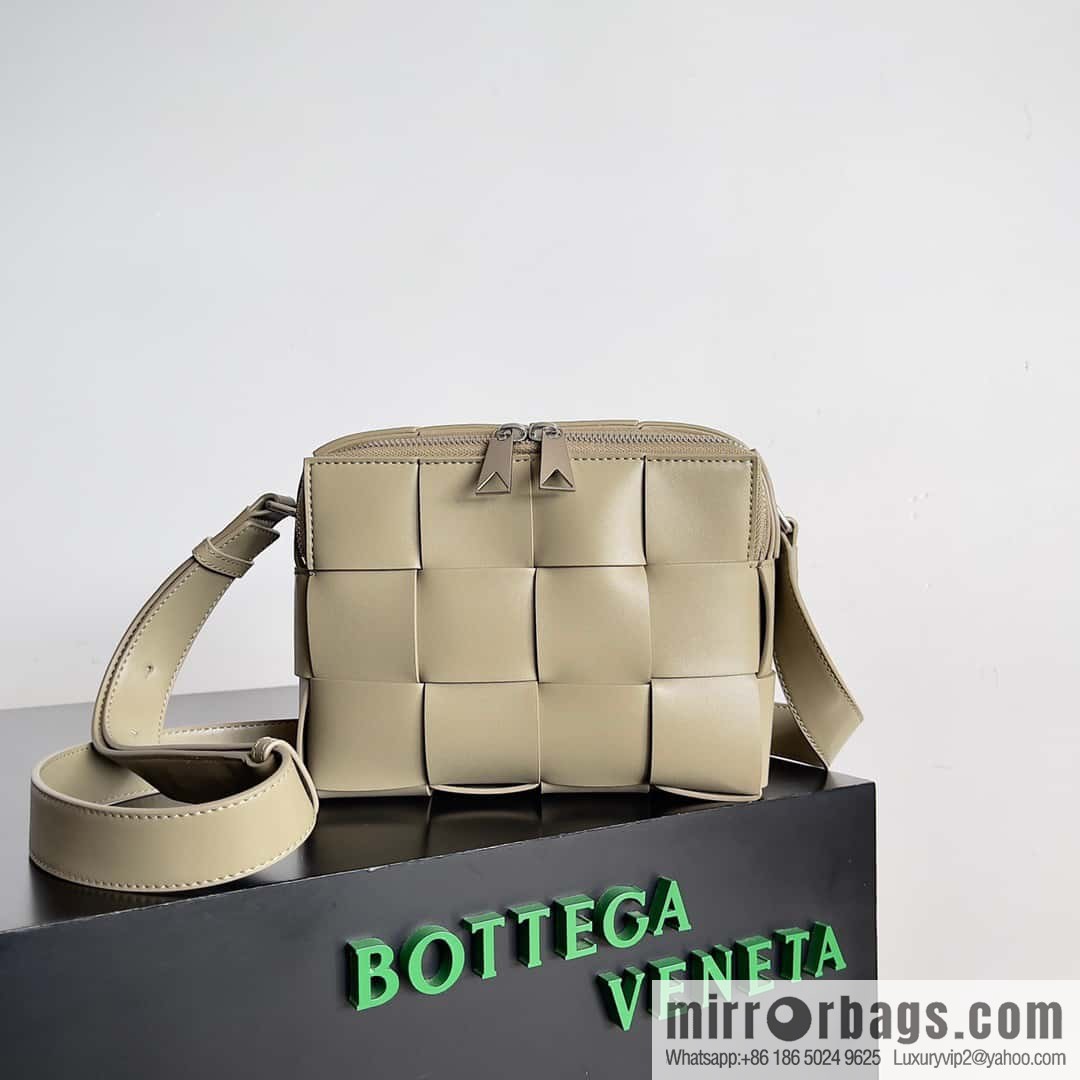 BV Men's Camera Bag BV Men's 2023 SS Pre Spring New Camera, Model Number: 730027 taupe