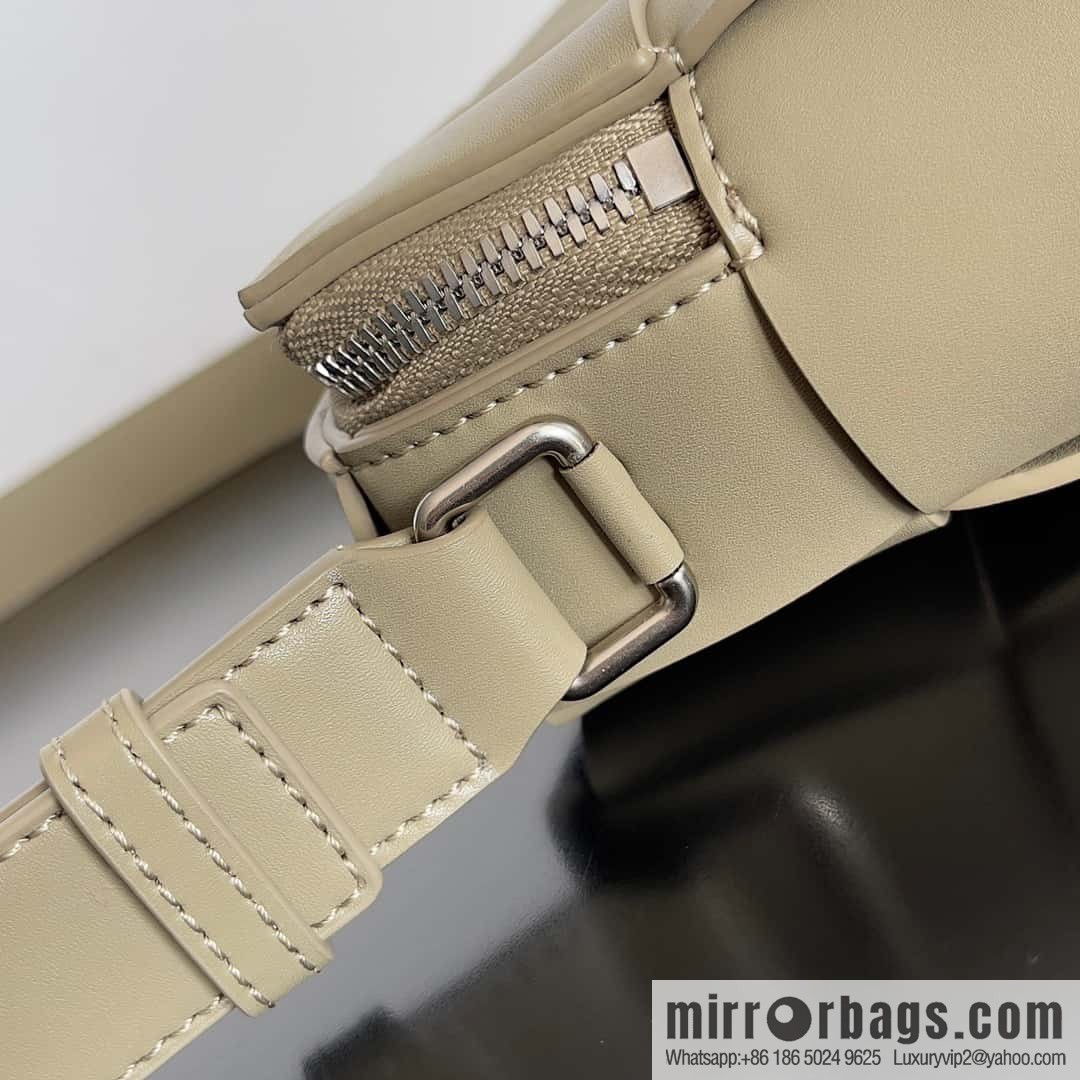 BV Men's Camera Bag BV Men's 2023 SS Pre Spring New Camera, Model Number: 730027 taupe