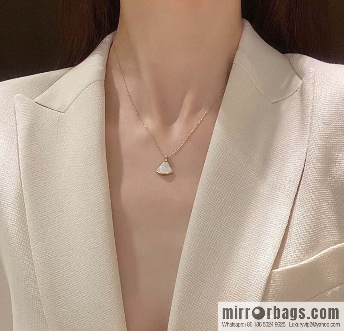 ☀BVLGARI DIVAS'DREAM White Fritillary Fan Necklace  ☀️