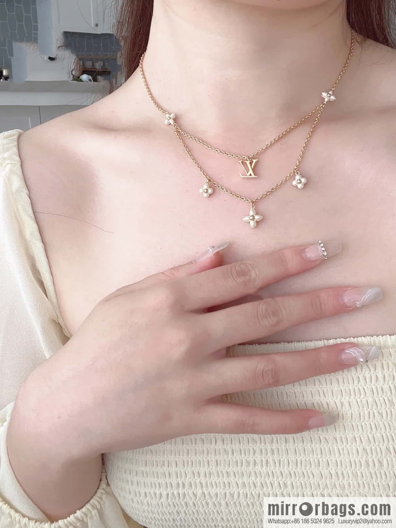 ☀Louis Vuitton Louis Vuitton LV Double White Shellfish Flower FLORAGRAM Necklace