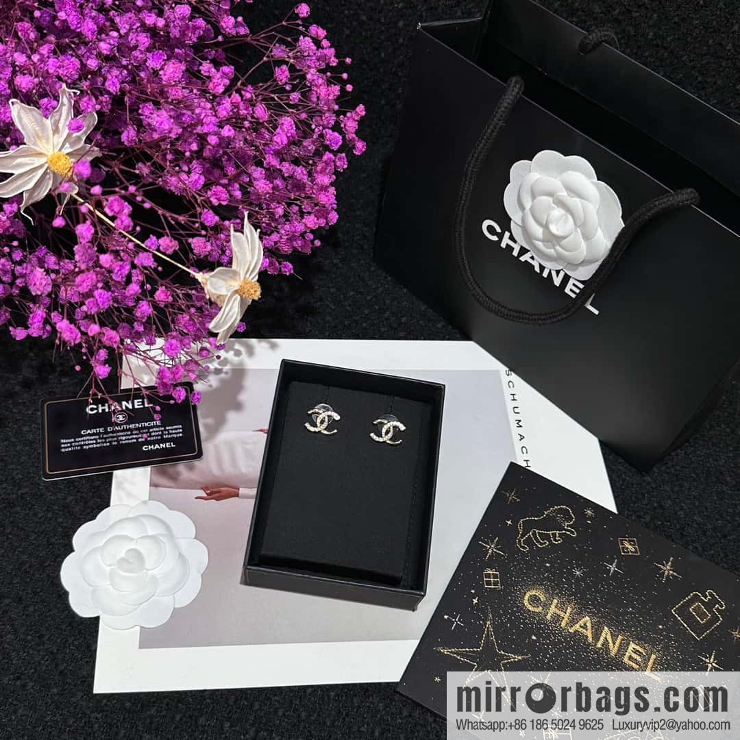 ❗️New ❗️☀️ new ☑️ chanel c1 double c half diamond stud earrings ☀️