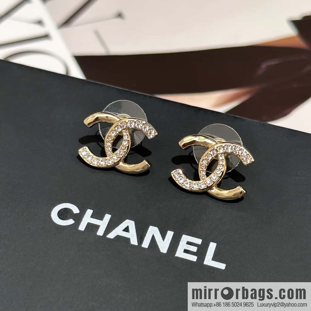 ❗️New ❗️☀️ new ☑️ chanel c1 double c half diamond stud earrings ☀️